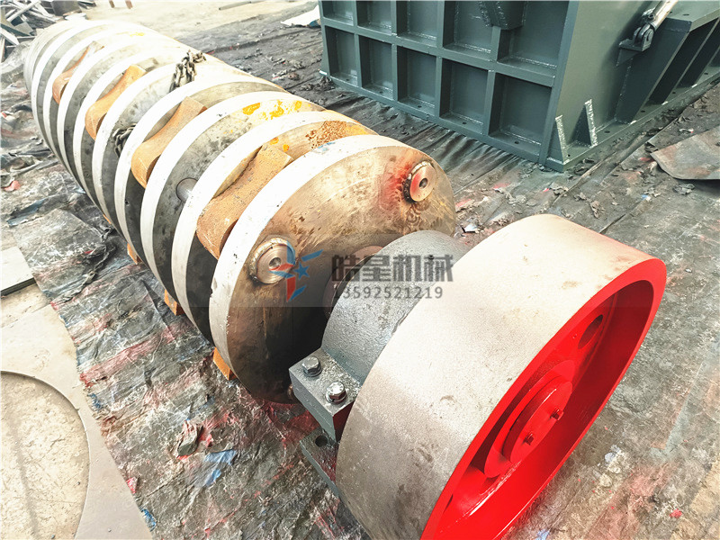 <a href='https://www.sxjx6.com/feilv/847.html' target='_blank'><span>生铝破碎机</span></a>厂家设备生产现场实拍