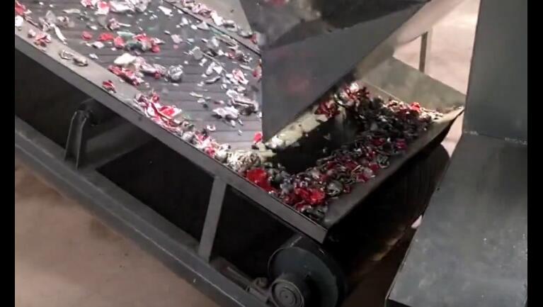 彩钢瓦破碎易拉罐破碎断桥铝材料破碎设备客户